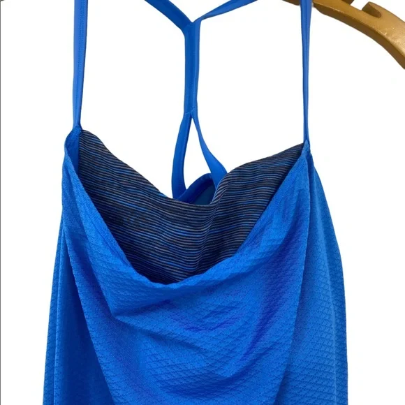 💕SALE💕 Lululemon Blue Scoop Neck Y Tank Top - Picture 4 of 7